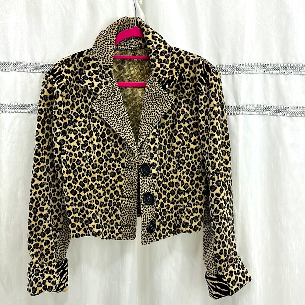 Cheetah print corduroy feel cropped jacket
